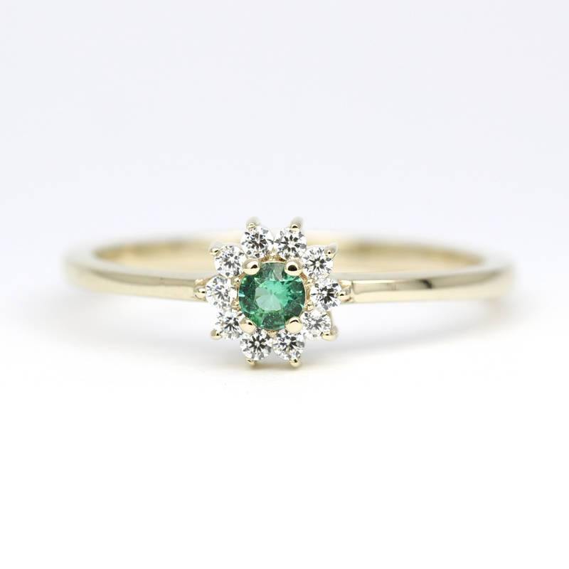 classic engagement ring with emerald and diamonds, simple ring with emerald and diamonds, gold ring and diamonds, diamond and emerald ring - NOOI JEWELRY