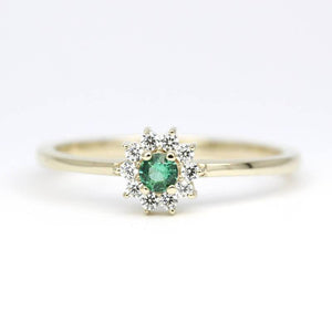 classic engagement ring with emerald and diamonds, simple ring with emerald and diamonds, gold ring and diamonds, diamond and emerald ring - NOOI JEWELRY