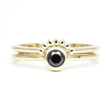 Load image into Gallery viewer, Black Diamond Engagement Ring, Yellow gold black diamond ring, Black Engagement Ring and matching Wedding Band, Gold Engagement Ring - NOOI JEWELRY