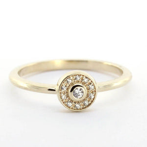Round engagement ring with halo and plain band - NOOI JEWELRY