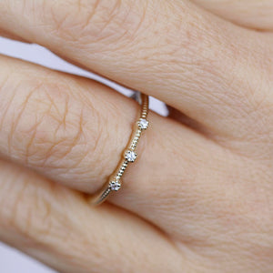 Three stones wedding band simple | Filigree wedding band - NOOI JEWELRY