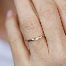 Load image into Gallery viewer, Diamond ring engagement simple classy | Small diamond cluster engagement ring - NOOI JEWELRY