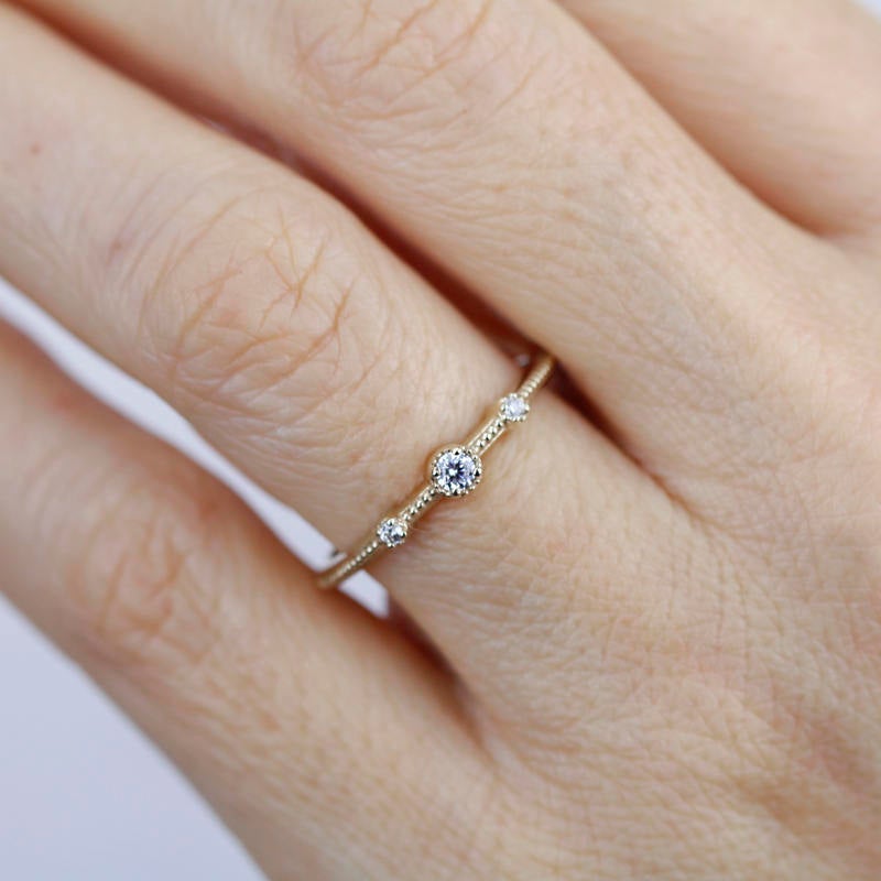 Three stones wedding band simple | Filigree wedding band - NOOI JEWELRY