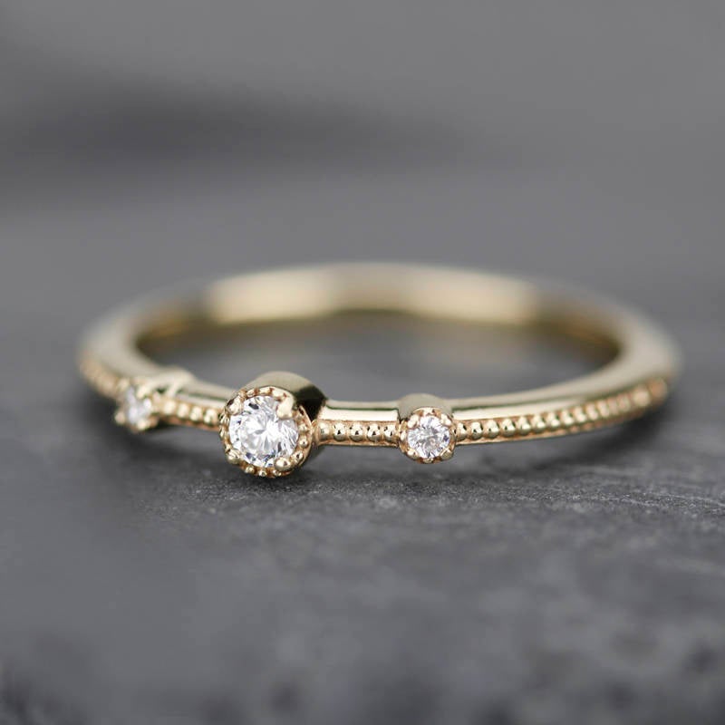 Three stones wedding band simple | Filigree wedding band - NOOI JEWELRY