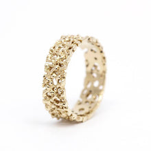 Load image into Gallery viewer, Wedding Band, wedding ring,his and hers, Wedding ring, gold Wedding Band, Band, Women&#39;s Wedding Band, Wedding Ring, Coral Wedding Band - NOOI JEWELRY