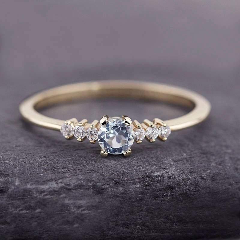 delicate aquamarine and diamonds ring, 18k gold - NOOI JEWELRY