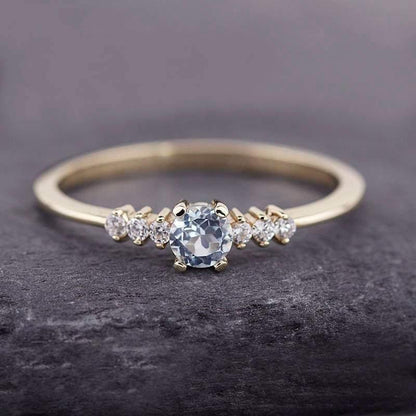 delicate aquamarine and diamonds ring, 18k gold - NOOI JEWELRY