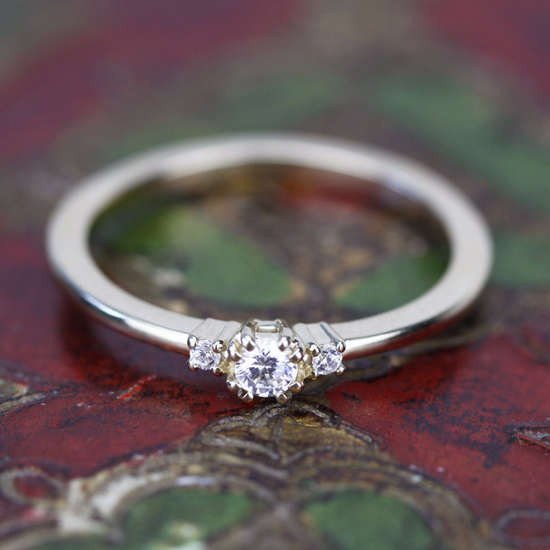 Three stone engagement rings round | simple and delicate diamond engagement ring - NOOI JEWELRY