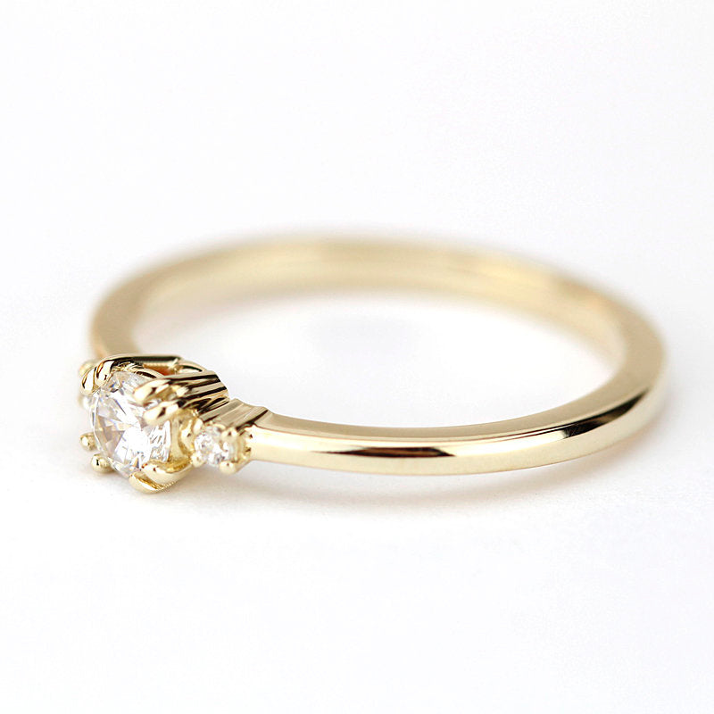 Minimalist engagement ring | Three stones diamond ring simple | 18k gold 0,25ct diamond - NOOI JEWELRY