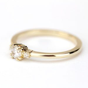 Minimalist engagement ring | Three stones diamond ring simple | 18k gold 0,25ct diamond - NOOI JEWELRY