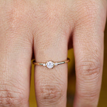 Load image into Gallery viewer, Minimalist engagement ring | Three stones diamond ring simple | 18k gold 0,25ct diamond - NOOI JEWELRY