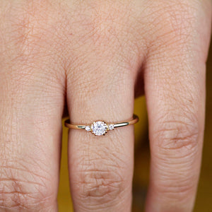 Minimalist engagement ring | Three stones diamond ring simple | 18k gold 0,25ct diamond - NOOI JEWELRY