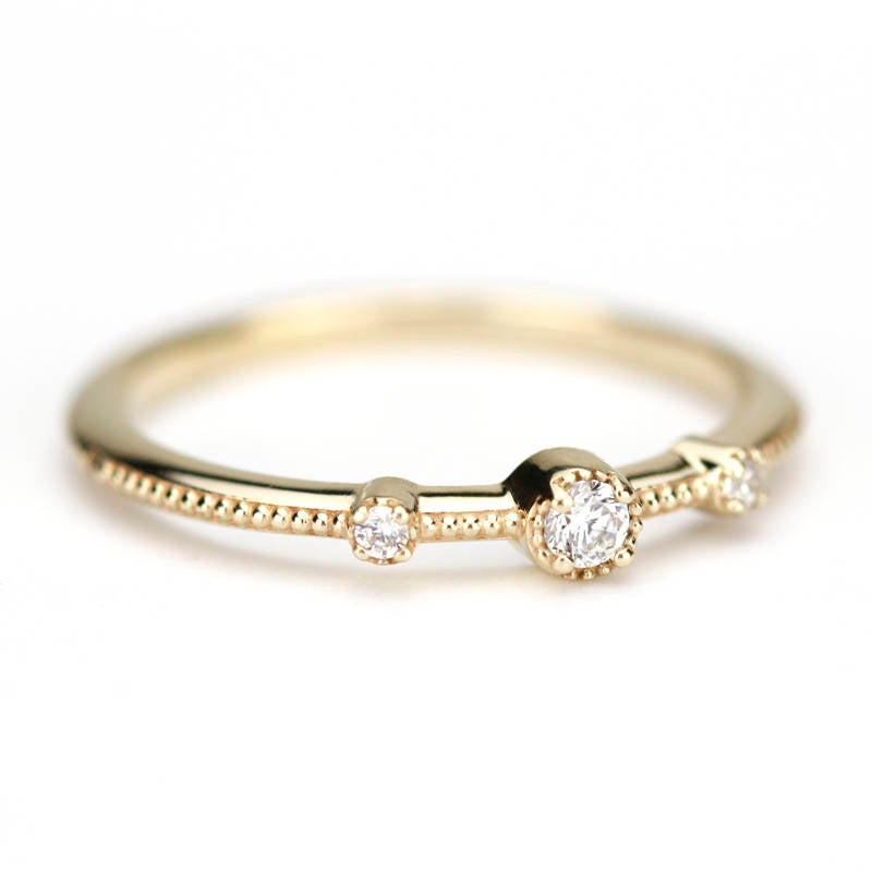 Three stones wedding band simple | Filigree wedding band - NOOI JEWELRY