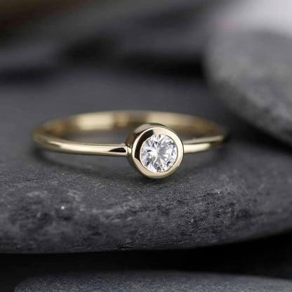 Solitaire engagement ring round simple | Bezel setting diamond engagement ring - NOOI JEWELRY