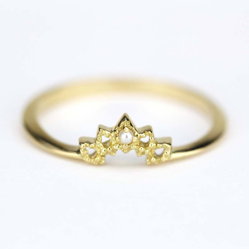 Pearl wedding ring, wedding band, wedding band curved, pearl ring, pearl ring, pearl wedding band, v band, yellow gold wedding band - NOOI JEWELRY