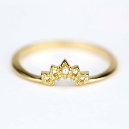 Pearl wedding ring, wedding band, wedding band curved, pearl ring, pearl ring, pearl wedding band, v band, yellow gold wedding band - NOOI JEWELRY