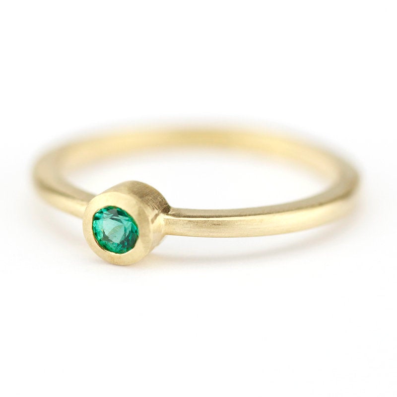 simple engagement ring, emerald ring, minimalist engagement ring, minimal ring, dainty ring, engagement ring emerald | R149EMERALDMATT - NOOI JEWELRY