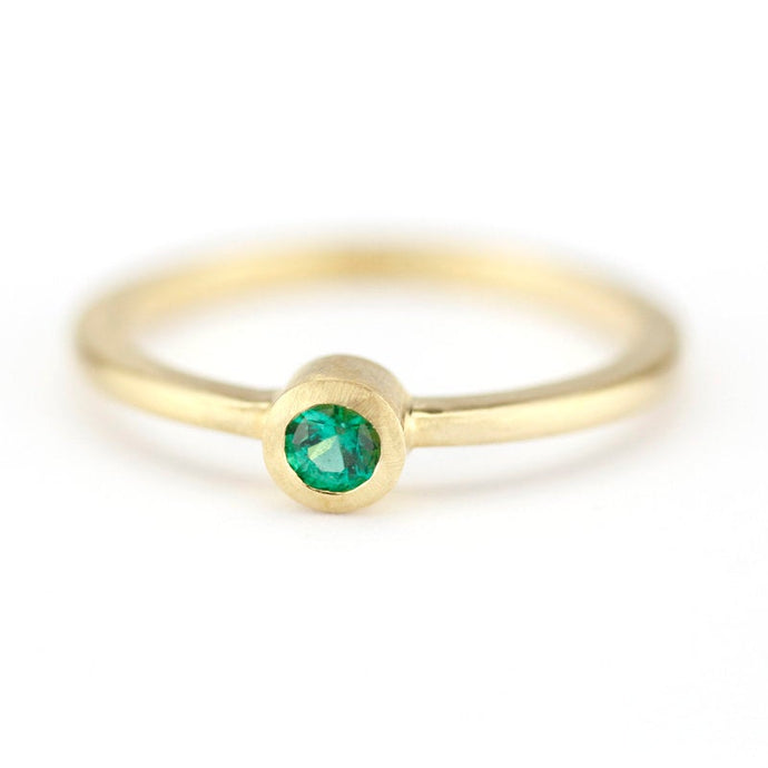 simple engagement ring, emerald ring, minimalist engagement ring, minimal ring, dainty ring, engagement ring emerald | R149EMERALDMATT - NOOI JEWELRY