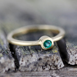 simple engagement ring, emerald ring, minimalist engagement ring, minimal ring, dainty ring, engagement ring emerald | R149EMERALDMATT - NOOI JEWELRY