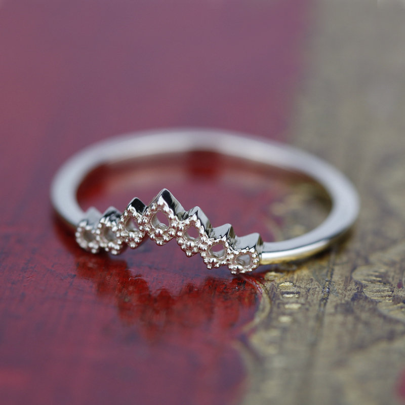 Wedding Band, Curved Wedding Band, Curved Band, Gold Wedding Band, Crown Wedding Ring, Gold Curved Band, Wedding Ring Set, laces Band - NOOI JEWELRY