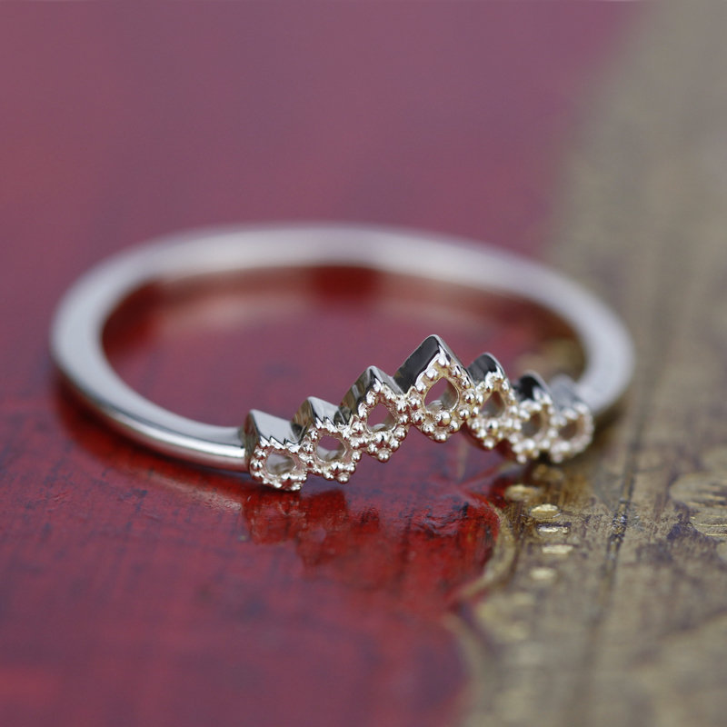 Wedding Band, Curved Wedding Band, Curved Band, Gold Wedding Band, Crown Wedding Ring, Gold Curved Band, Wedding Ring Set, laces Band - NOOI JEWELRY