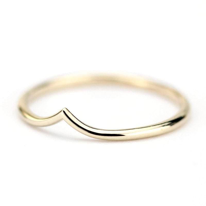 chevron band v ring, delicate ring, wedding band, wedding ring, chevron band, engagement ring, thin ring, minimalist ring, minimal ring | R 212 - NOOI JEWELRY