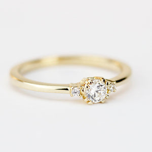Minimalist engagement ring | Three stones diamond ring simple | 18k gold 0,25ct diamond - NOOI JEWELRY