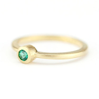 simple engagement ring, emerald ring, minimalist engagement ring, minimal ring, dainty ring, engagement ring emerald | R149EMERALDMATT - NOOI JEWELRY