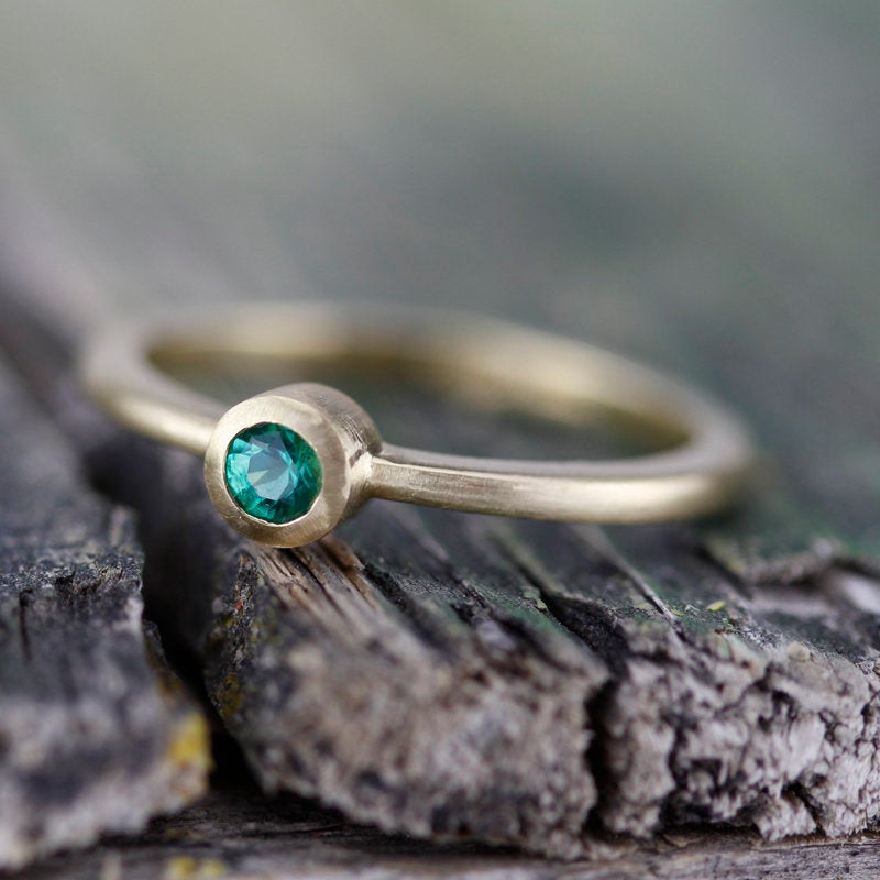 simple engagement ring, emerald ring, minimalist engagement ring, minimal ring, dainty ring, engagement ring emerald | R149EMERALDMATT - NOOI JEWELRY