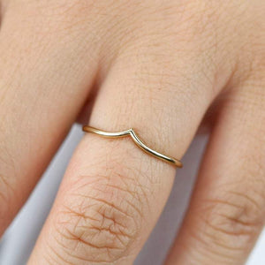 chevron band v ring, delicate ring, wedding band, wedding ring, chevron band, engagement ring, thin ring, minimalist ring, minimal ring | R 212 - NOOI JEWELRY