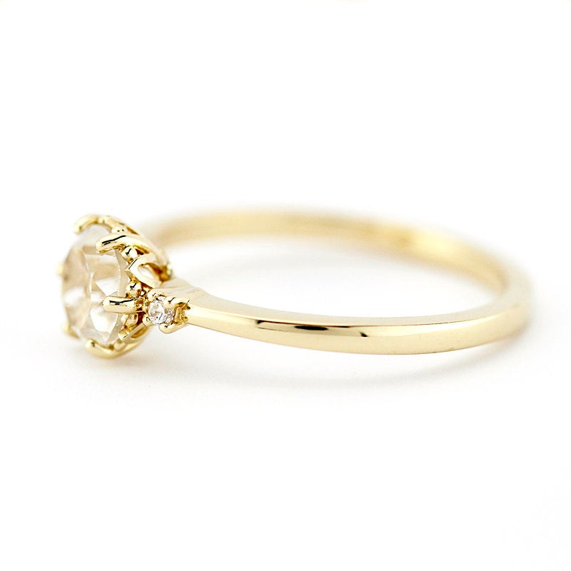 Engagement ring round | White topaz and diamond ring - NOOI JEWELRY