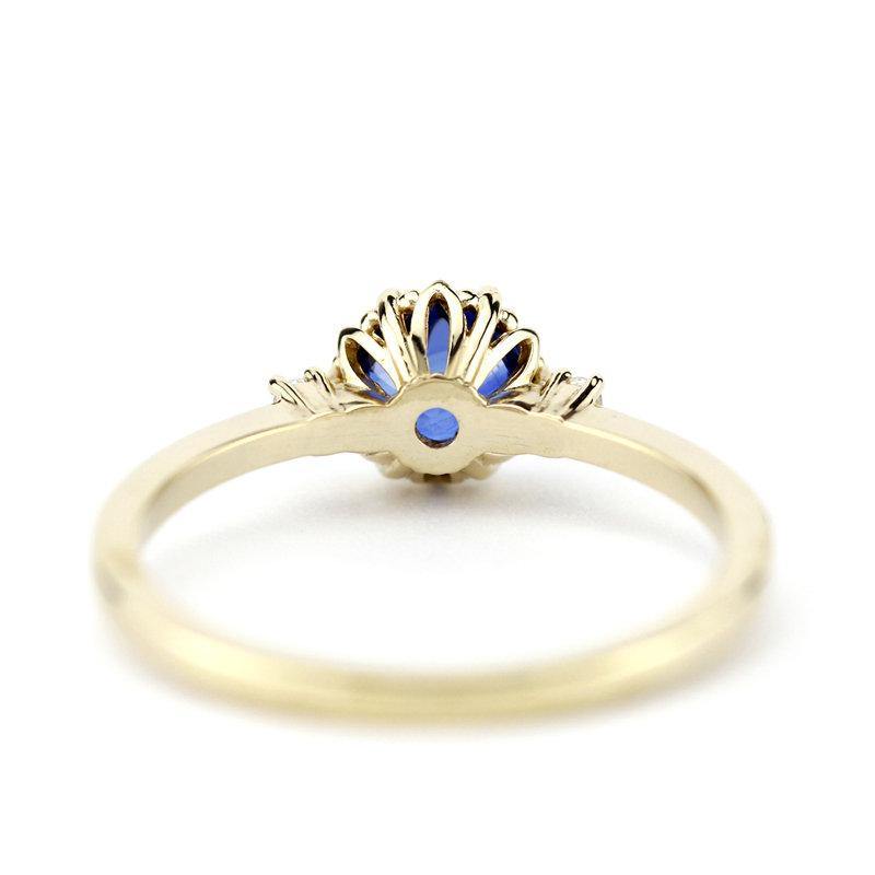 Blue kyanite engagement ring, Three stones ring 18k gold - NOOI JEWELRY