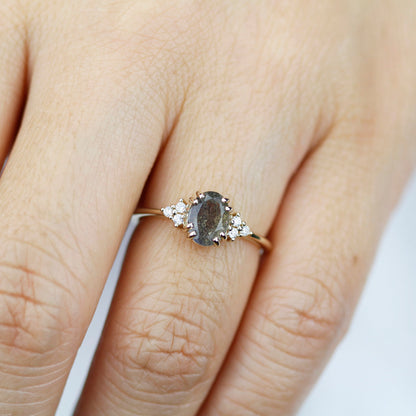Oval Engagement ring labradorite and diamond 18k gold - NOOI JEWELRY