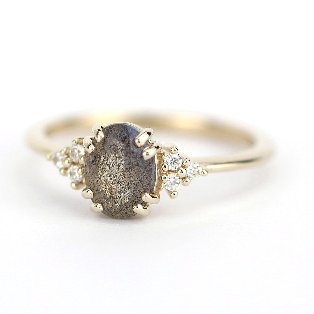 Oval Engagement ring labradorite and diamond 18k gold - NOOI JEWELRY