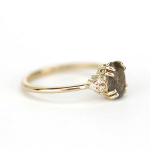 Oval Engagement ring labradorite and diamond 18k gold - NOOI JEWELRY