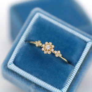 Diamond cluster engagement ring round - NOOI JEWELRY