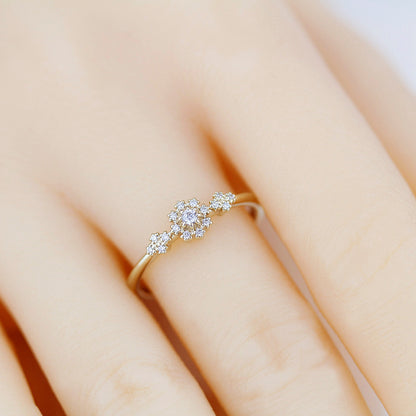 Diamond cluster engagement ring round - NOOI JEWELRY