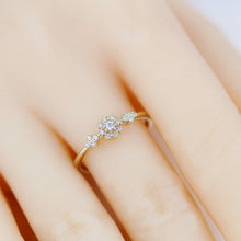 Load image into Gallery viewer, Diamond cluster engagement ring round - NOOI JEWELRY