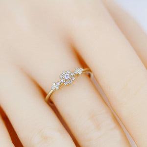 Diamond cluster engagement ring round - NOOI JEWELRY