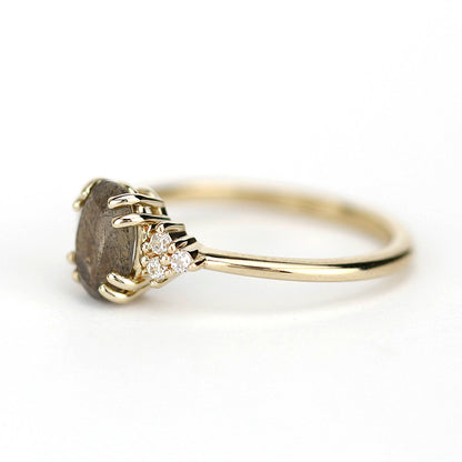Oval Engagement ring labradorite and diamond 18k gold - NOOI JEWELRY