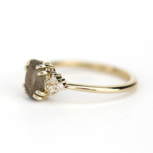 Oval Engagement ring labradorite and diamond 18k gold - NOOI JEWELRY