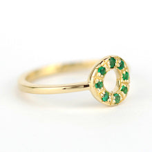Load image into Gallery viewer, open circle engagement ring emerald - NOOI JEWELRY