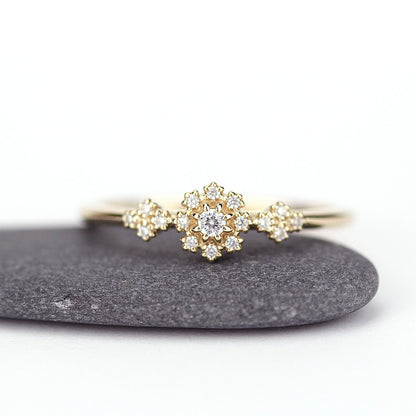 Diamond cluster engagement ring round - NOOI JEWELRY