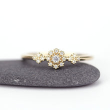 Load image into Gallery viewer, Diamond cluster engagement ring round - NOOI JEWELRY