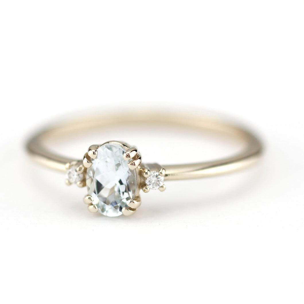 three stone engagement ring aquamarine 18k white gold - NOOI JEWELRY