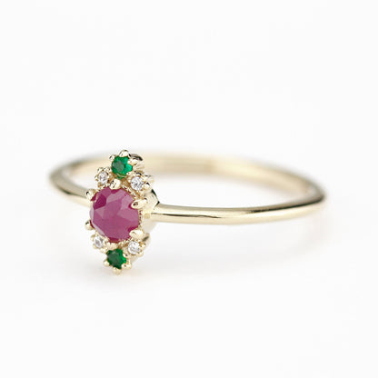ruby and emerald engagement ring - NOOI JEWELRY