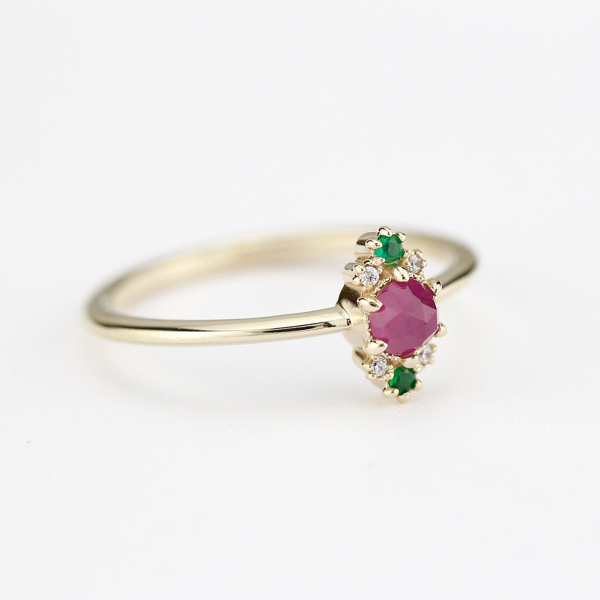 ruby and emerald engagement ring - NOOI JEWELRY