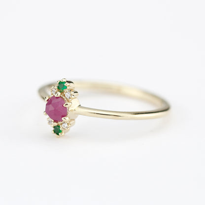 ruby and emerald engagement ring - NOOI JEWELRY