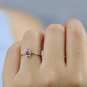 ruby and emerald engagement ring - NOOI JEWELRY