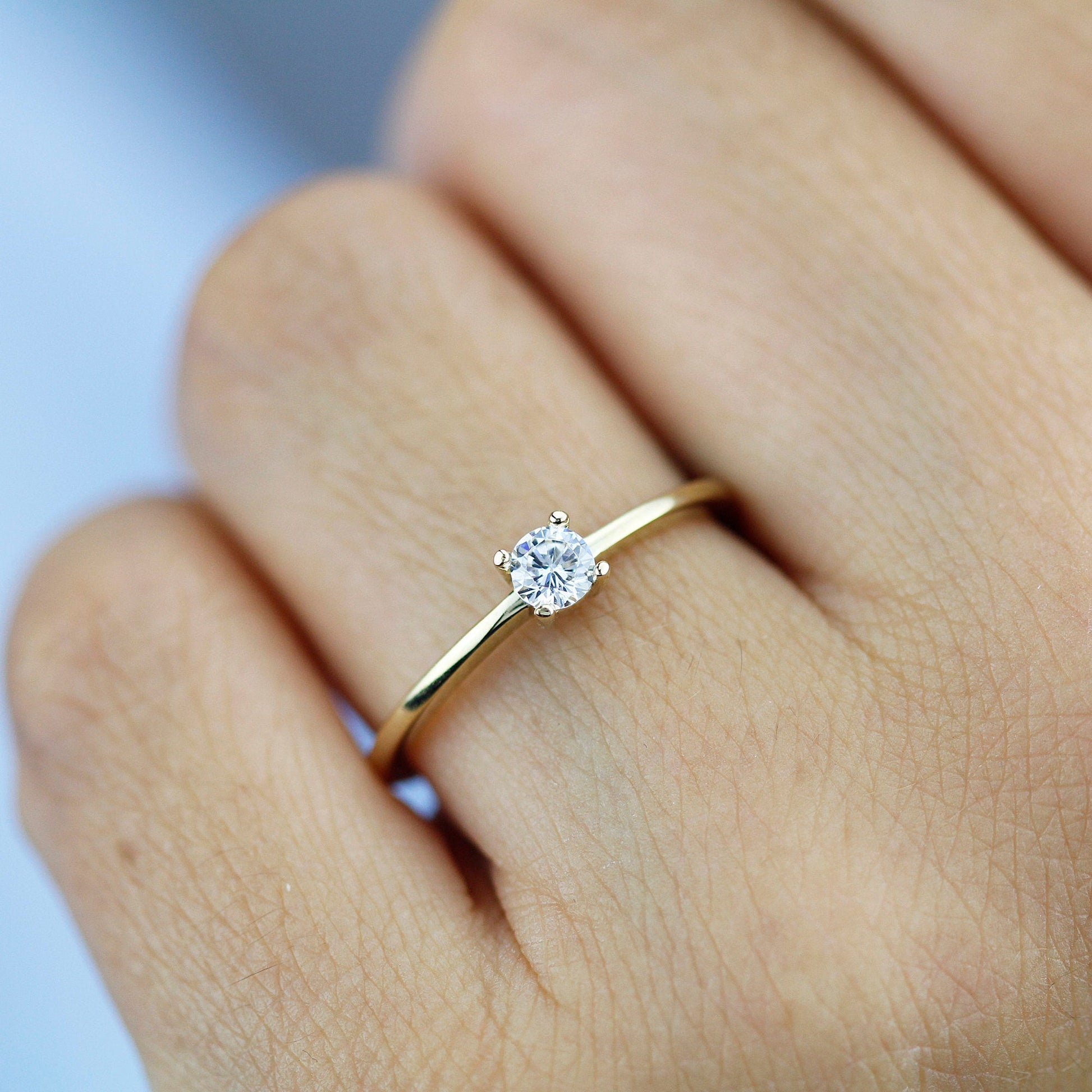 Solitaire engagement ring simple | 18k gold - 0.25 carat diamond - NOOI JEWELRY